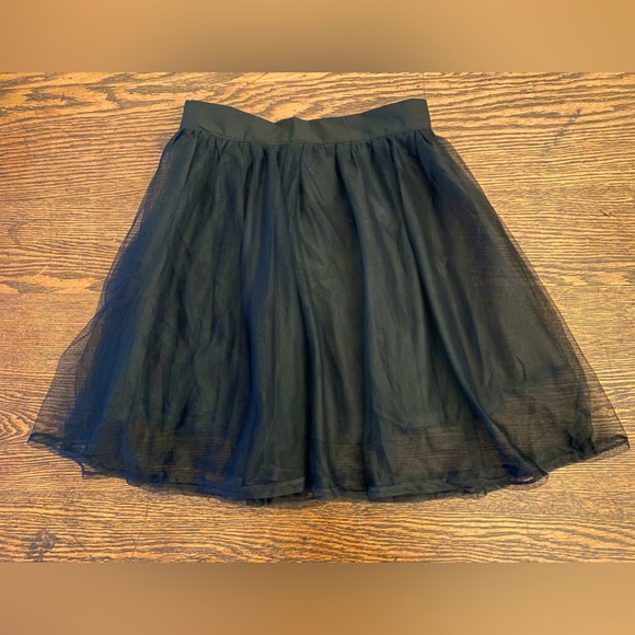 Black Tulle Skirt - Size M - Picture 2 of 8
